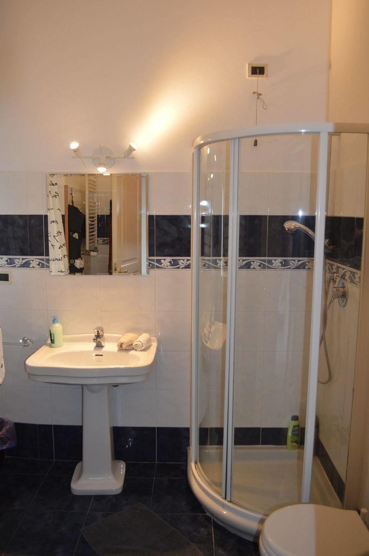 Au Petit Bonheur Apartment เจนัว ภายนอก รูปภาพ